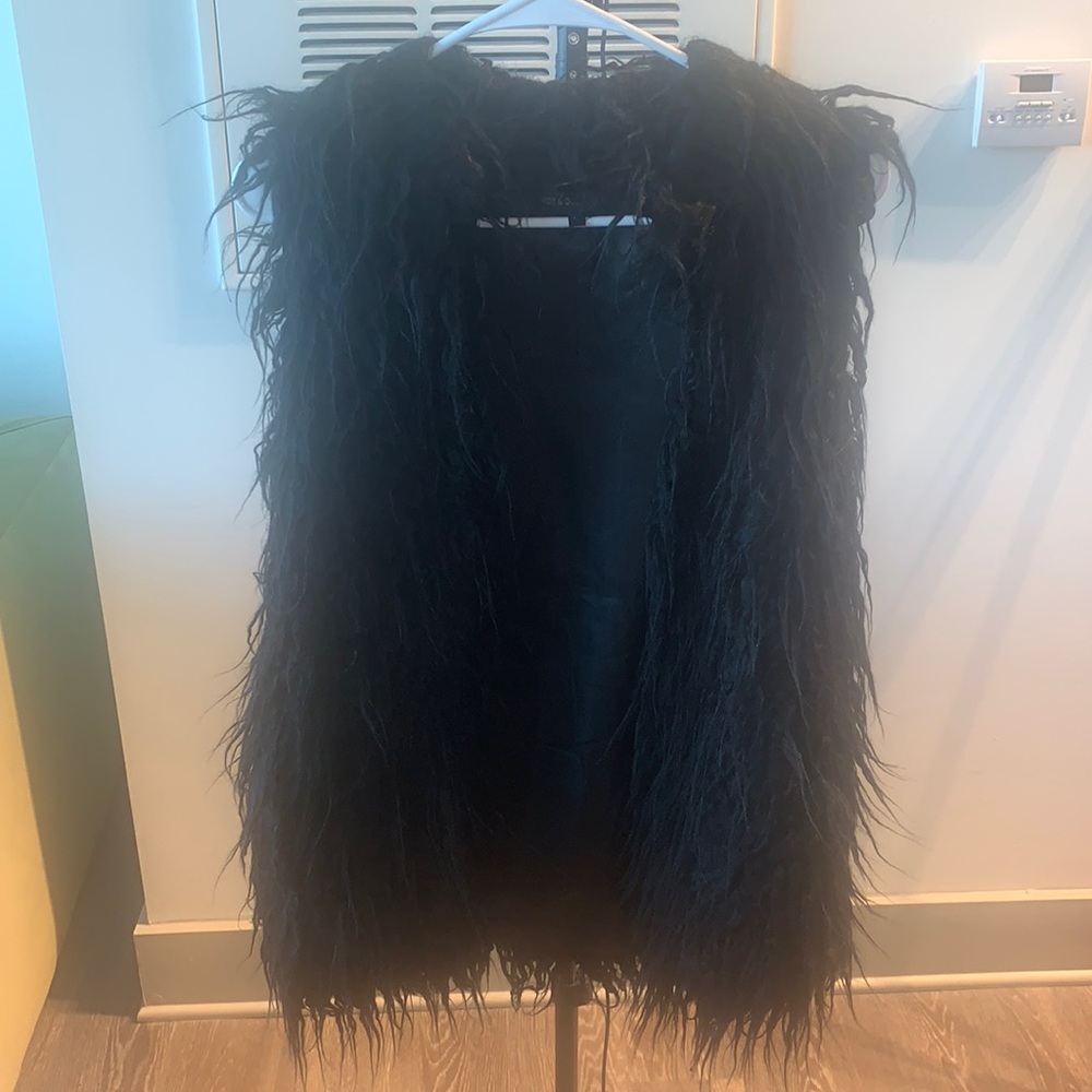 Fur vest